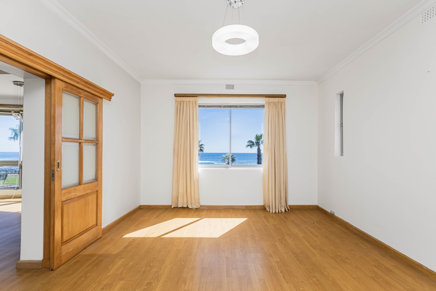 To Let 3 Bedroom Property for Rent in Sea Point Western Cape